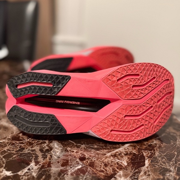 New Balance Women's White and Coral Athletic Shoes - Picture 2 of 5